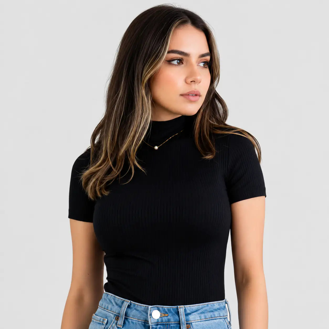 Blusa Gola Alta Minimalista