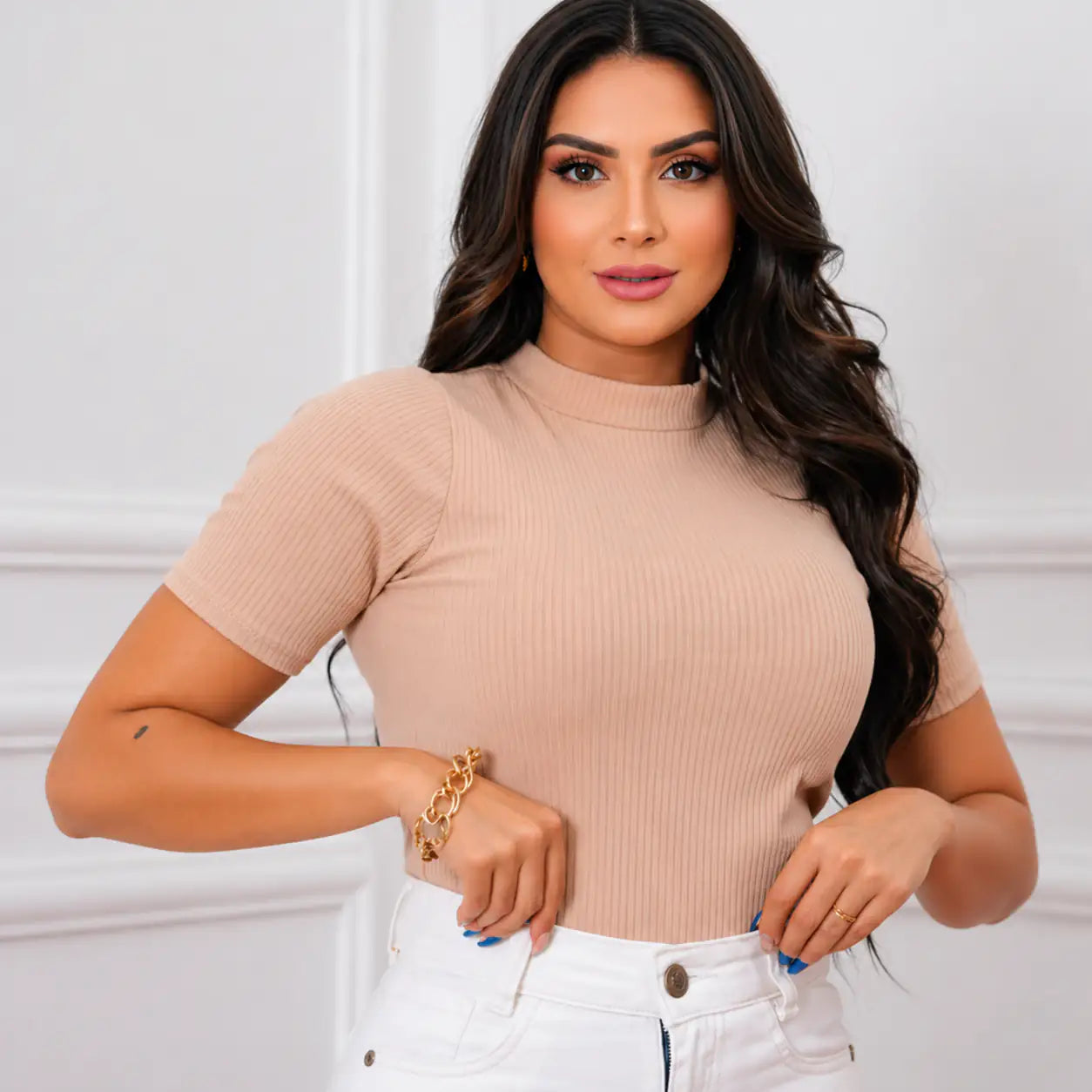 Blusa Gola Alta Minimalista